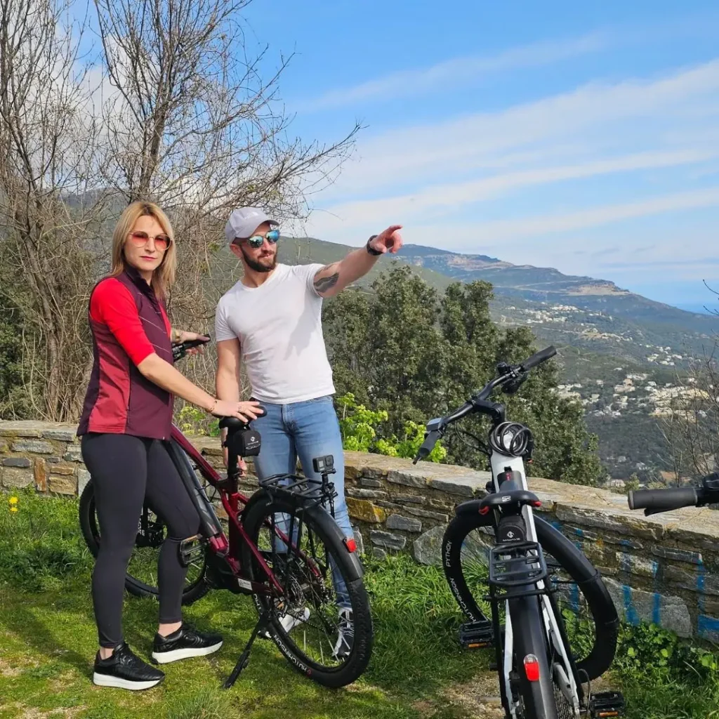 Randonnée e bike en couple à Patrimonio